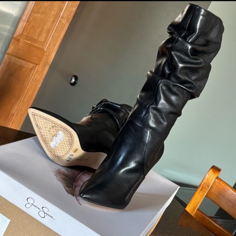 Elisti Scrunch Bootie in Black